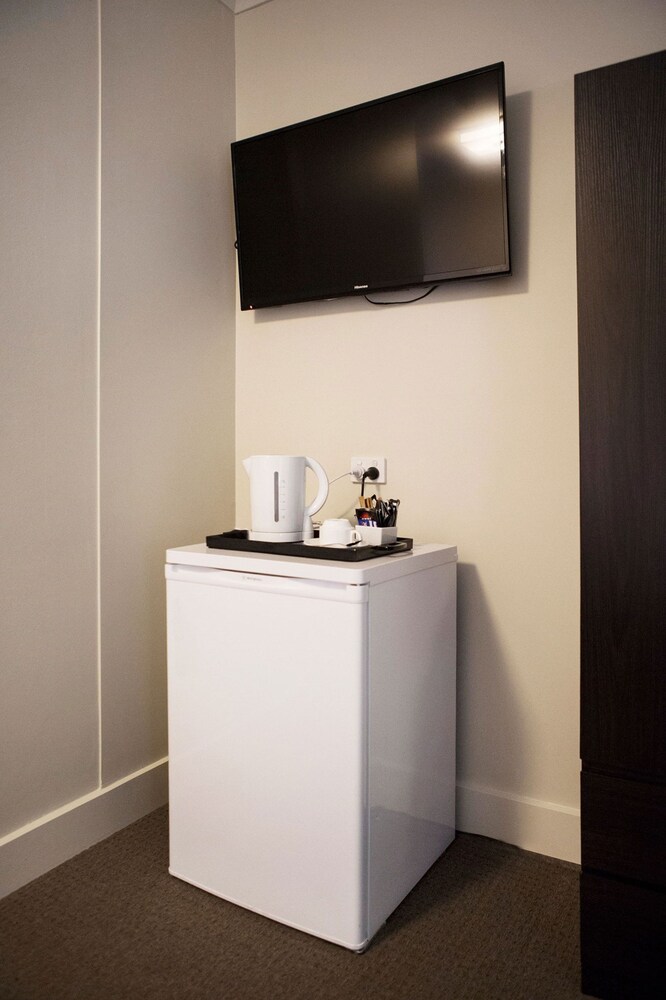 Enfield Hotel by null