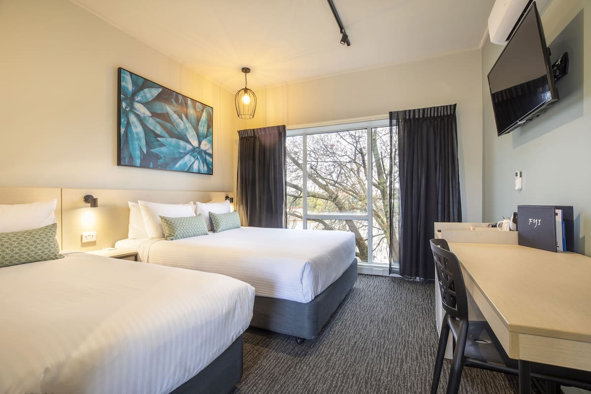 Studio Queen & Single | 1 bedroom, desk, iron/ironing board, free WiFi