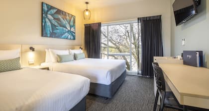 Nightcap at Excelsior Hotel