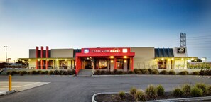 Front of property - Nightcap at Excelsior Hotel (Thomastown)