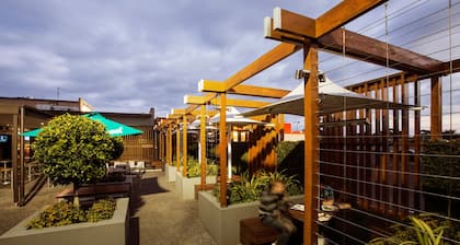 Nightcap at Keysborough Hotel