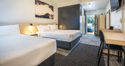 Nightcap at Keysborough Hotel