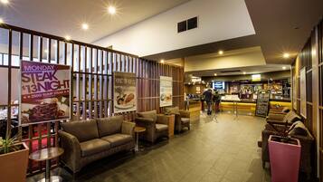 Área de estar no saguão