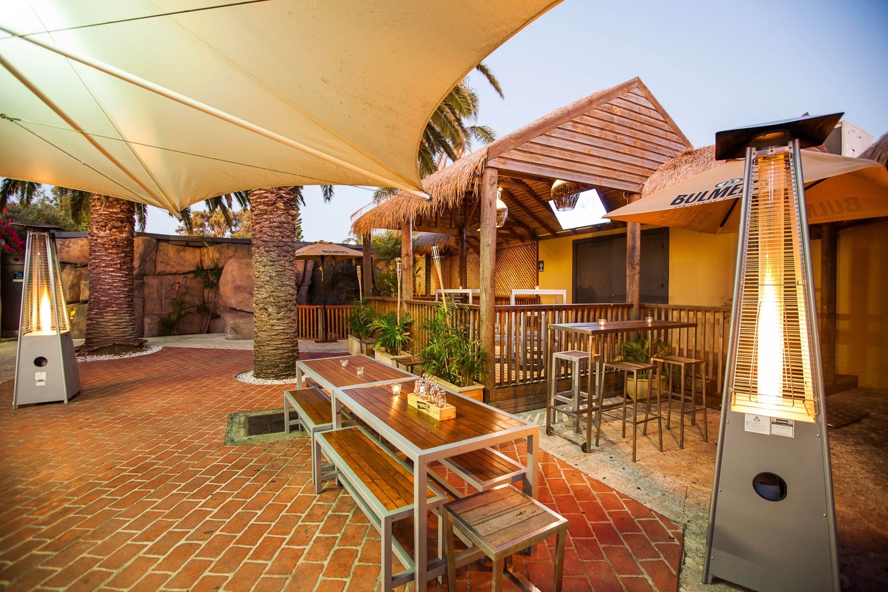 Tempat makan outdoor