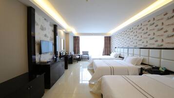 Premium Triple Room | Desk, blackout drapes, iron/ironing board, rollaway beds