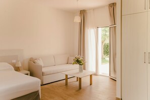 Premium bedding, minibar, in-room safe, iron/ironing board - Residence Altair-Serra Alimini 3 (Otranto)