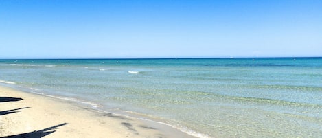 Privatstrand in der Nähe, Shuttle zum Strand, Liegestühle, Sonnenschirme