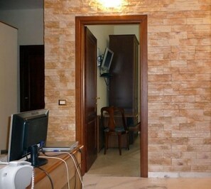 Minibar, desk, blackout drapes, rollaway beds - Le Terrazze del Vaticano (Rome)