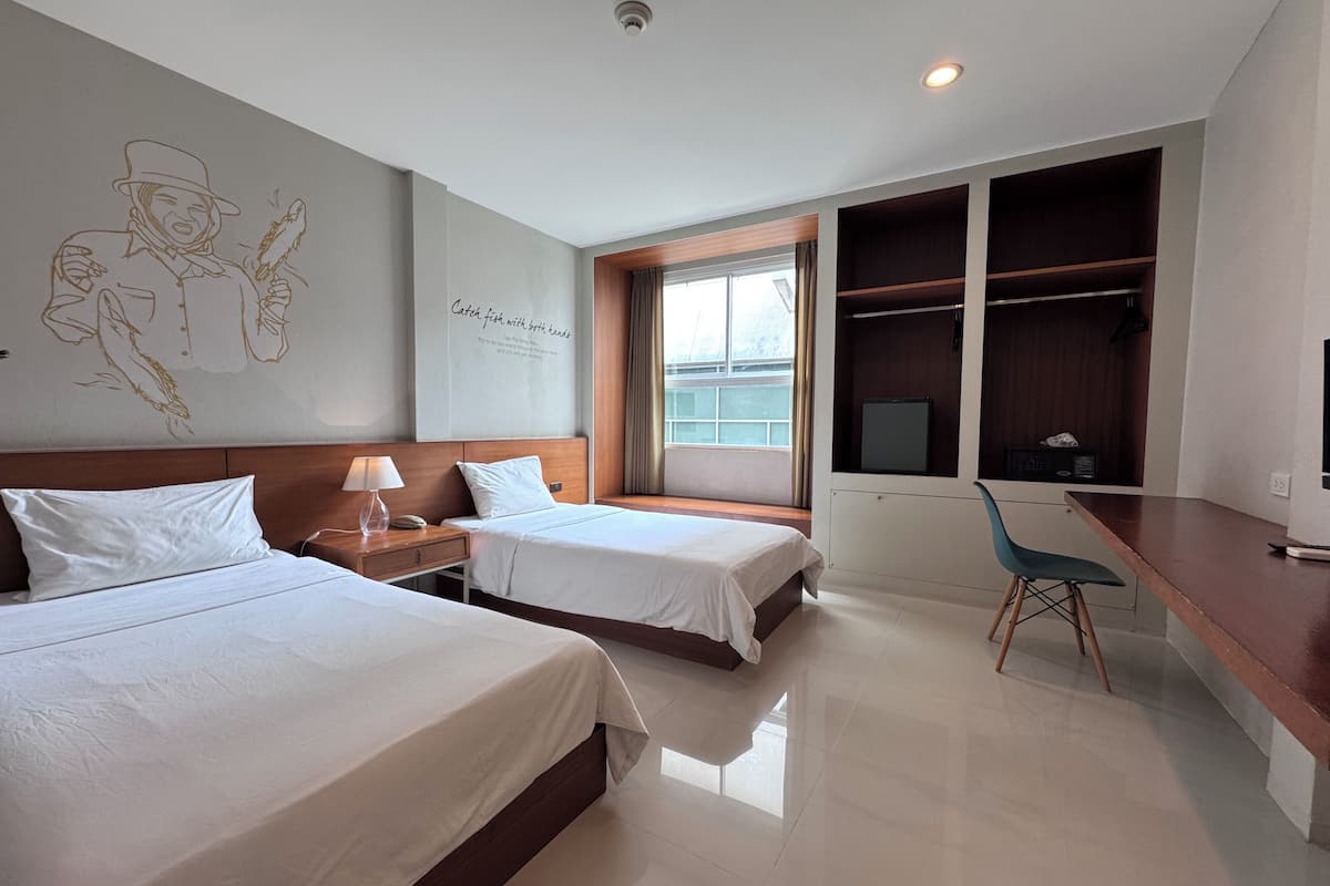 Standard Twin Room | 1 bedroom, in-room safe, free WiFi, bed sheets