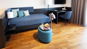 Junior Double or Twin Room, 1 King Bed, Balcony | Living area
