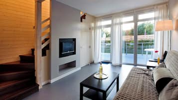 Duplex (Apartment) | Cofres nos quartos, escrivaninha, ferros/tábuas de passar roupa