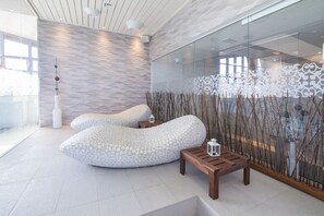 Sauna, bañera de hidromasaje, baño turco, masajes con piedras calientes 