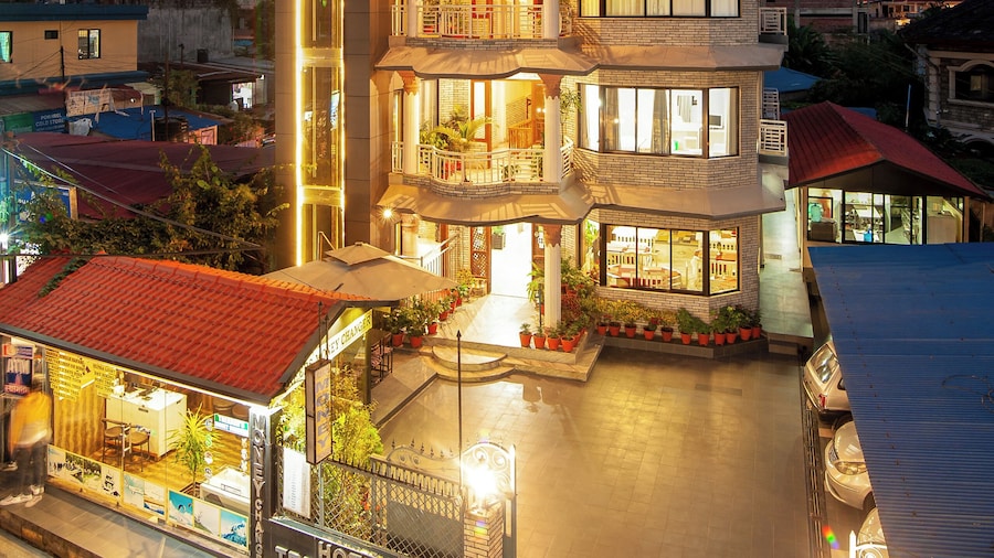 旅行者客栈酒店