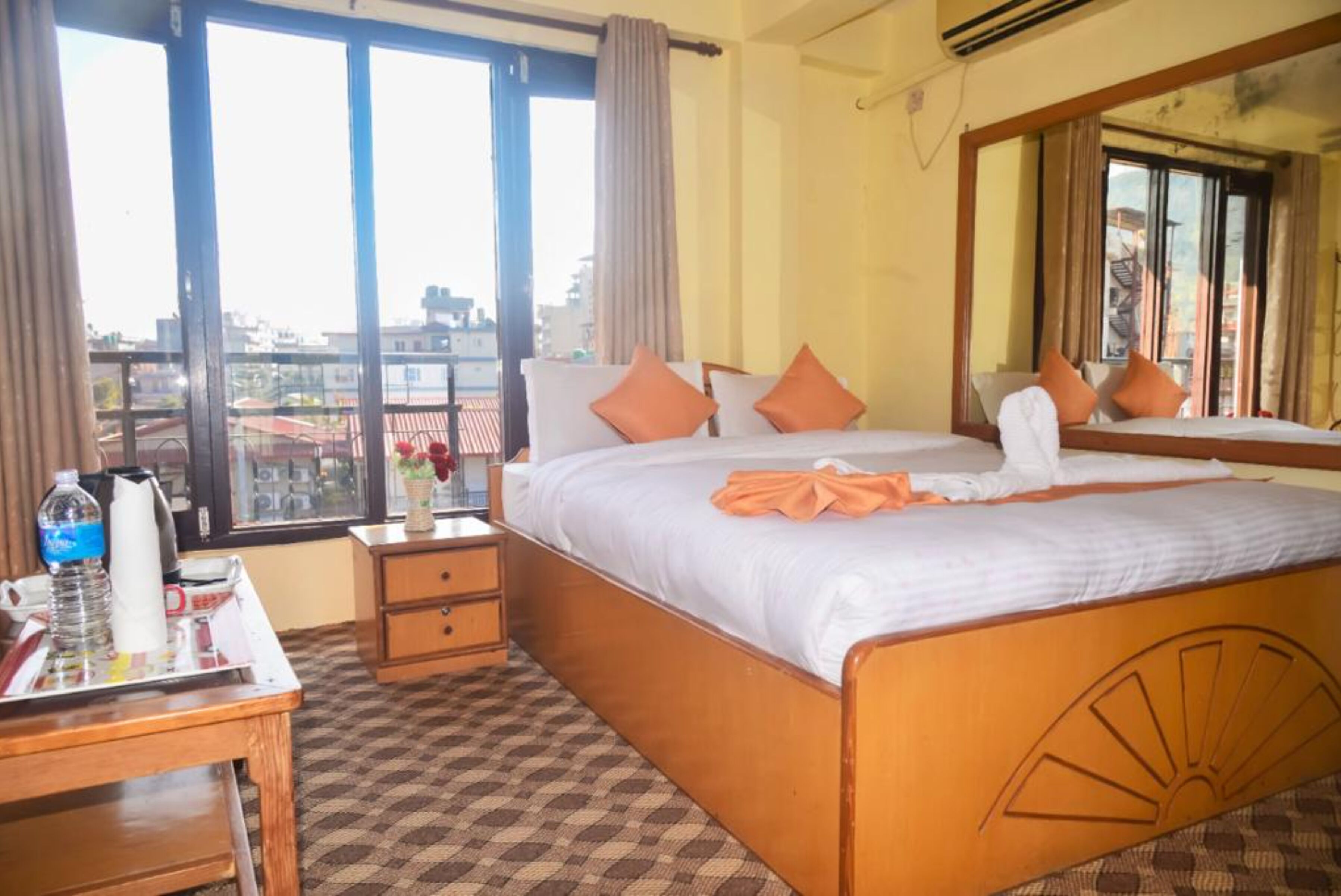 in-room safe, desk, free wifi