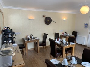 In-room dining - Silverstrands Guest House (Inverness)