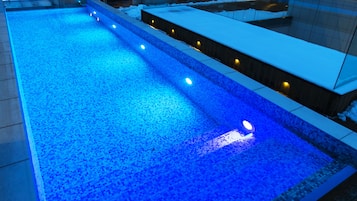 2 outdoor pools, sun loungers