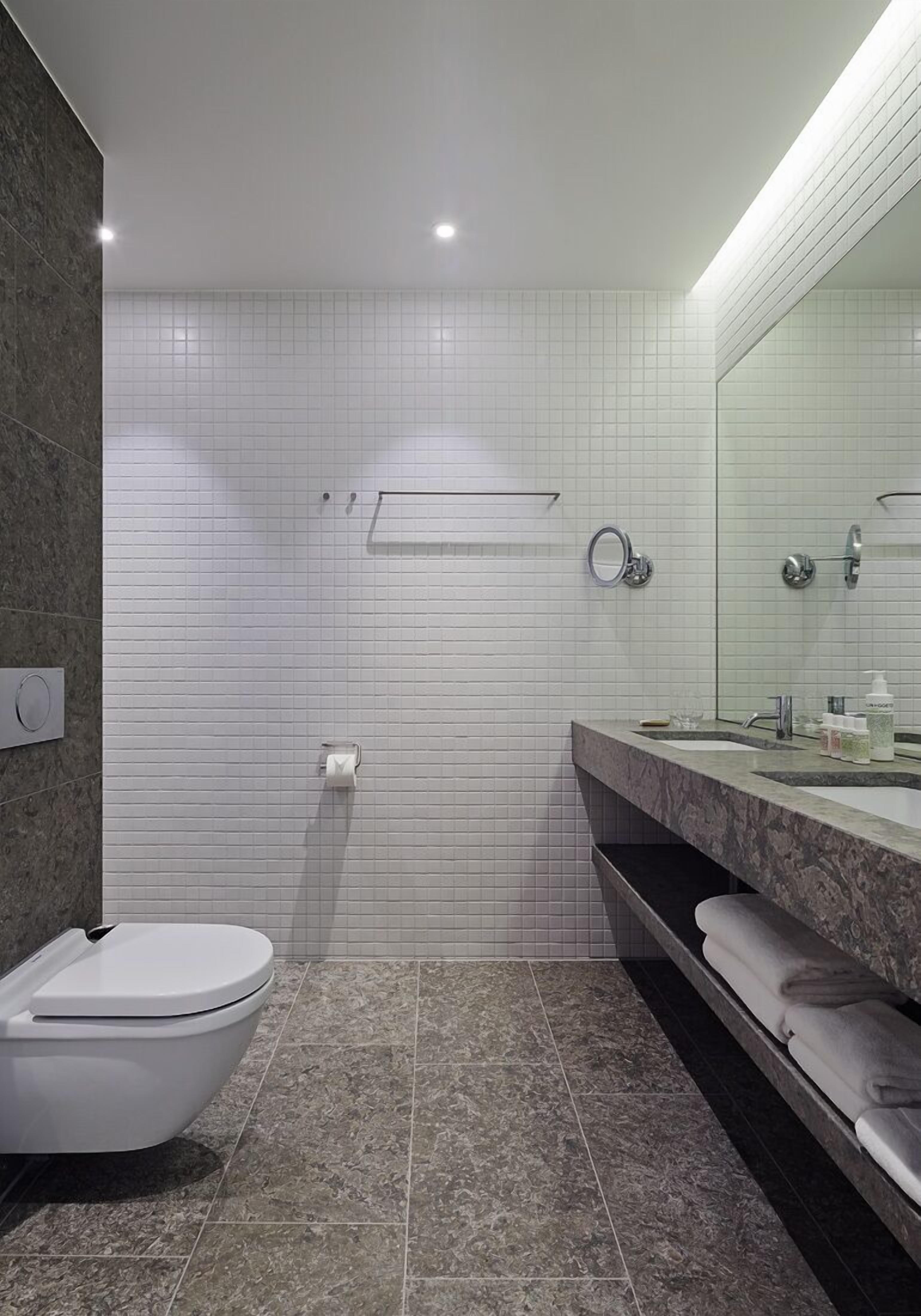 executive double or twin room, 1 double or 2 single beds | bathroom | free toiletries, hair dryer, towels