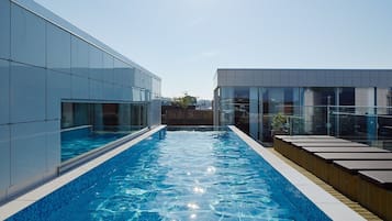 2 outdoor pools, sun loungers