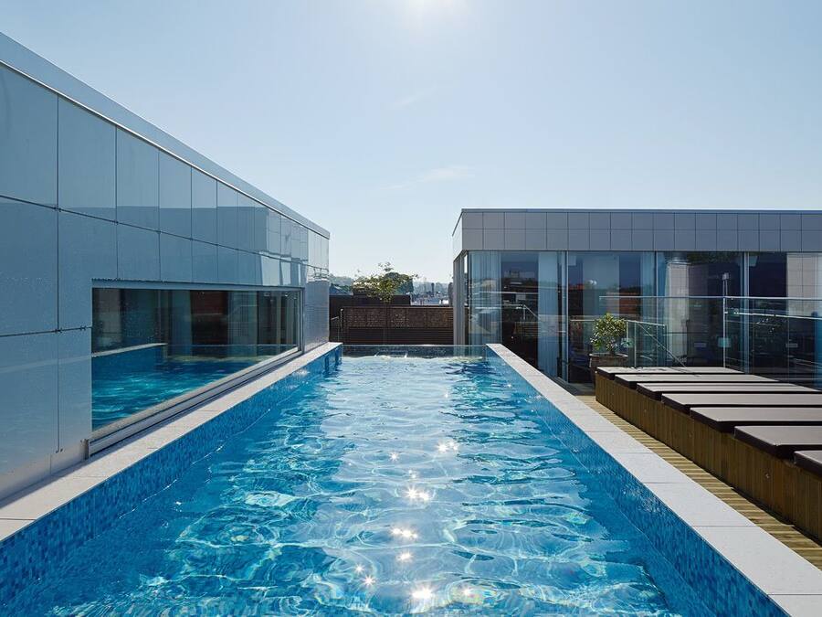 2 outdoor pools, sun loungers