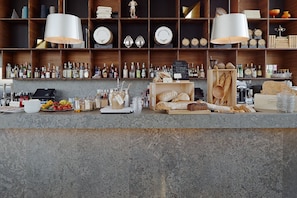 Free buffet breakfast - PM & Vänner Hotel (Växjö)