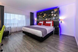 Suite – junior | Minibar, safe på rommet, skrivebord og strykejern/-brett