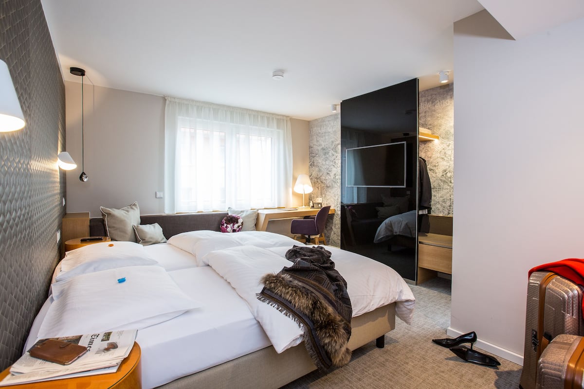 Klassieke tweepersoonskamer | 1 slaapkamer, luxe beddengoed, pillowtop-bedden, een kluis op de kamer