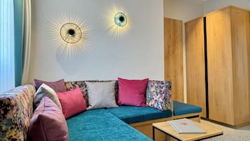 Classic Double Room | Premium bedding, pillowtop beds, in-room safe, individually furnished