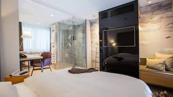 Dobbeltrom for 1 person – classic | Sengetøy av topp kvalitet, senger med overmadrass og safe på rommet