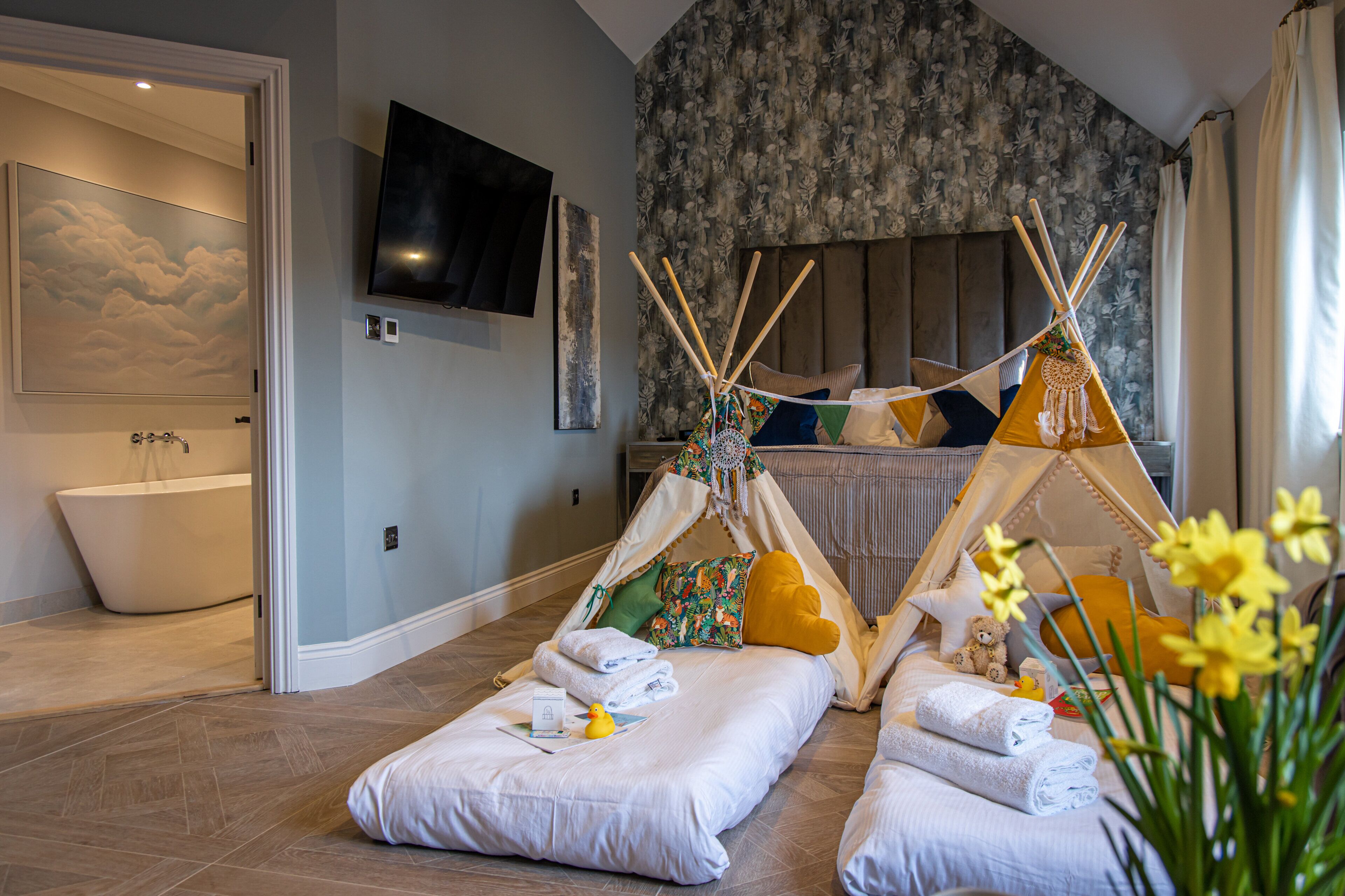 Spacious Super King Suite | Premium bedding, minibar, in-room safe, individually decorated