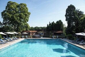 Alberca al aire libre por temporada