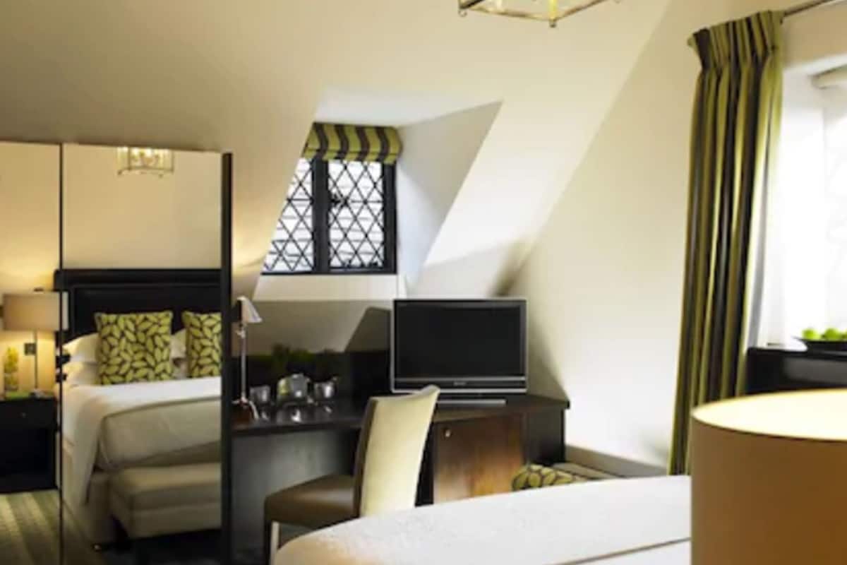 Main House - Comfy King Room