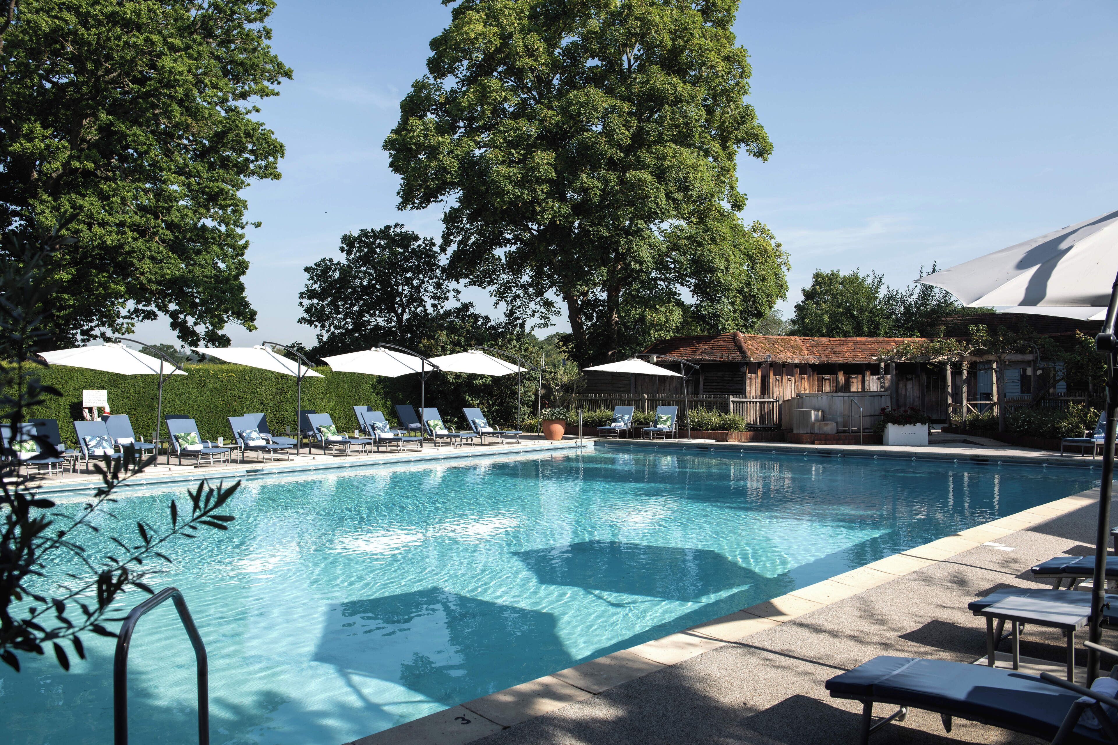 Alberca al aire libre por temporada 