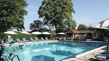 Alberca al aire libre por temporada