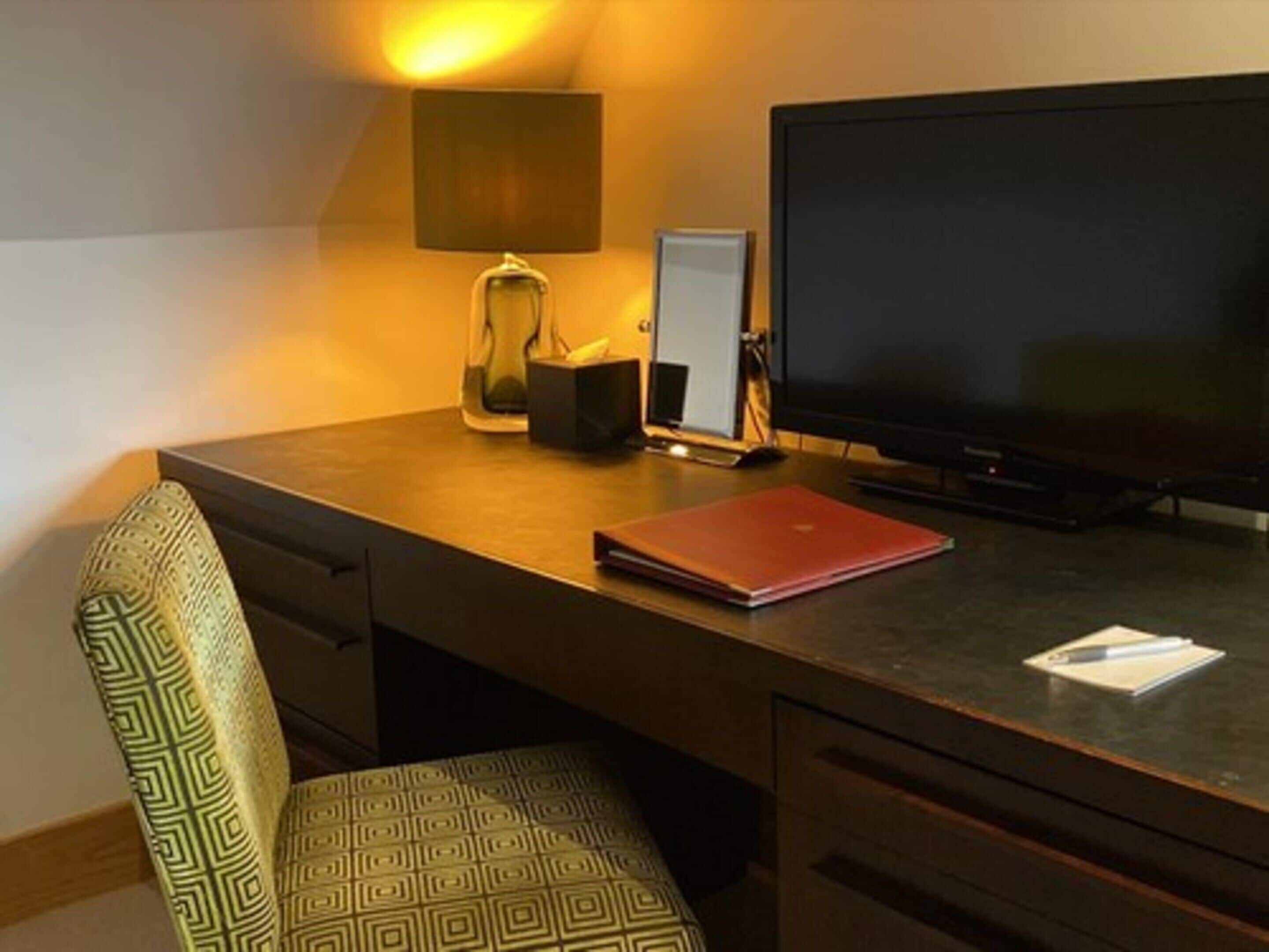 luxury king room | 1 bedroom, premium bedding, minibar, in-room safe