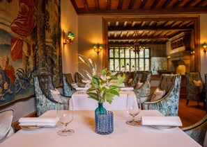 Restaurant - Great Fosters - A Small Luxury Hotel (Egham)