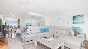 Sea Spray | Living area