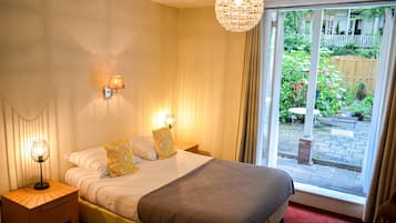 Superior Twin Room, 2 Twin Beds, Non Smoking, Private Bathroom | Individually decorated, free WiFi, bed sheets