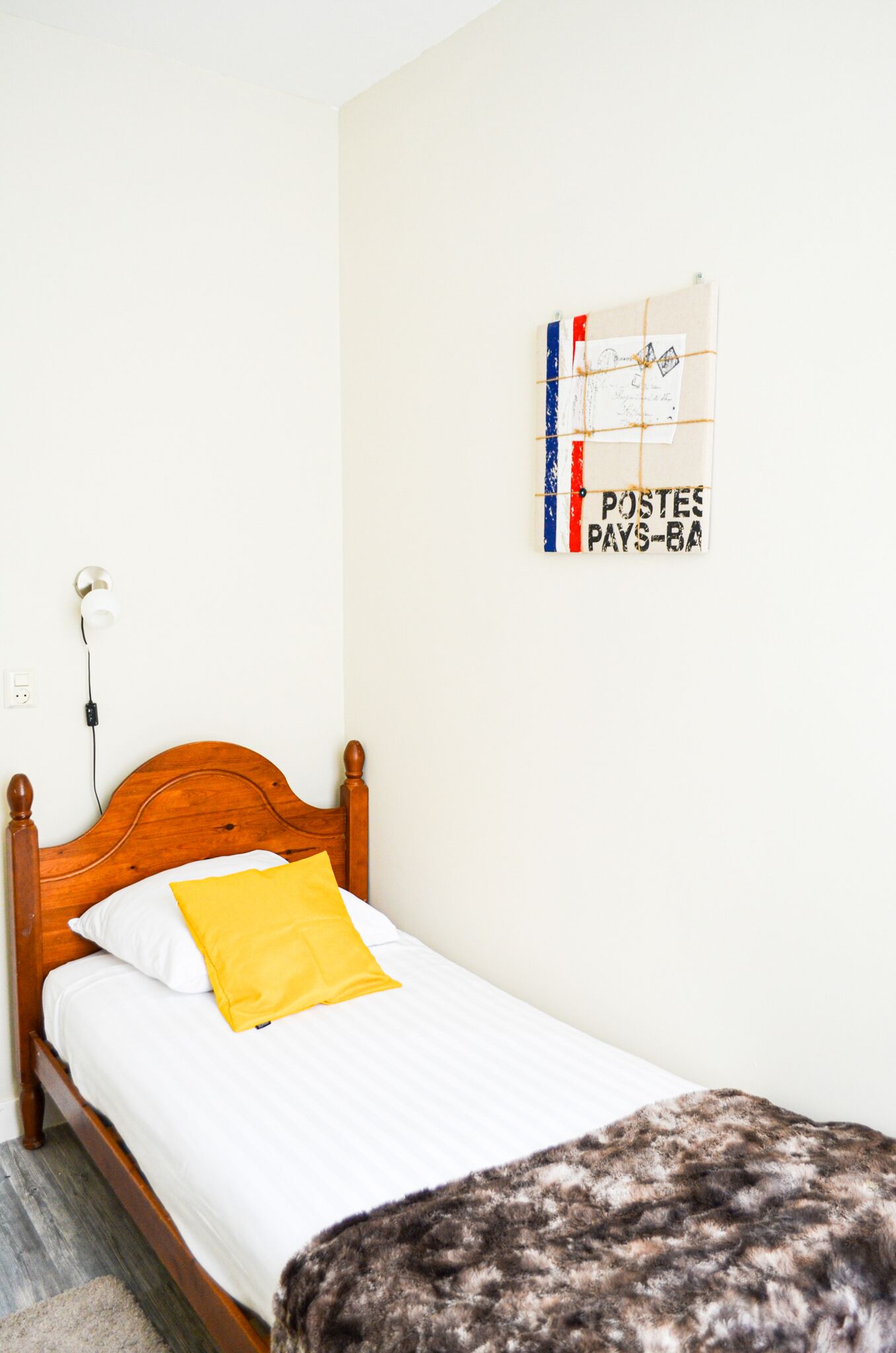 シングルルーム 共用バスルーム | 客室ごとに異なる装飾、WiFi (無料)、ベッドシーツ