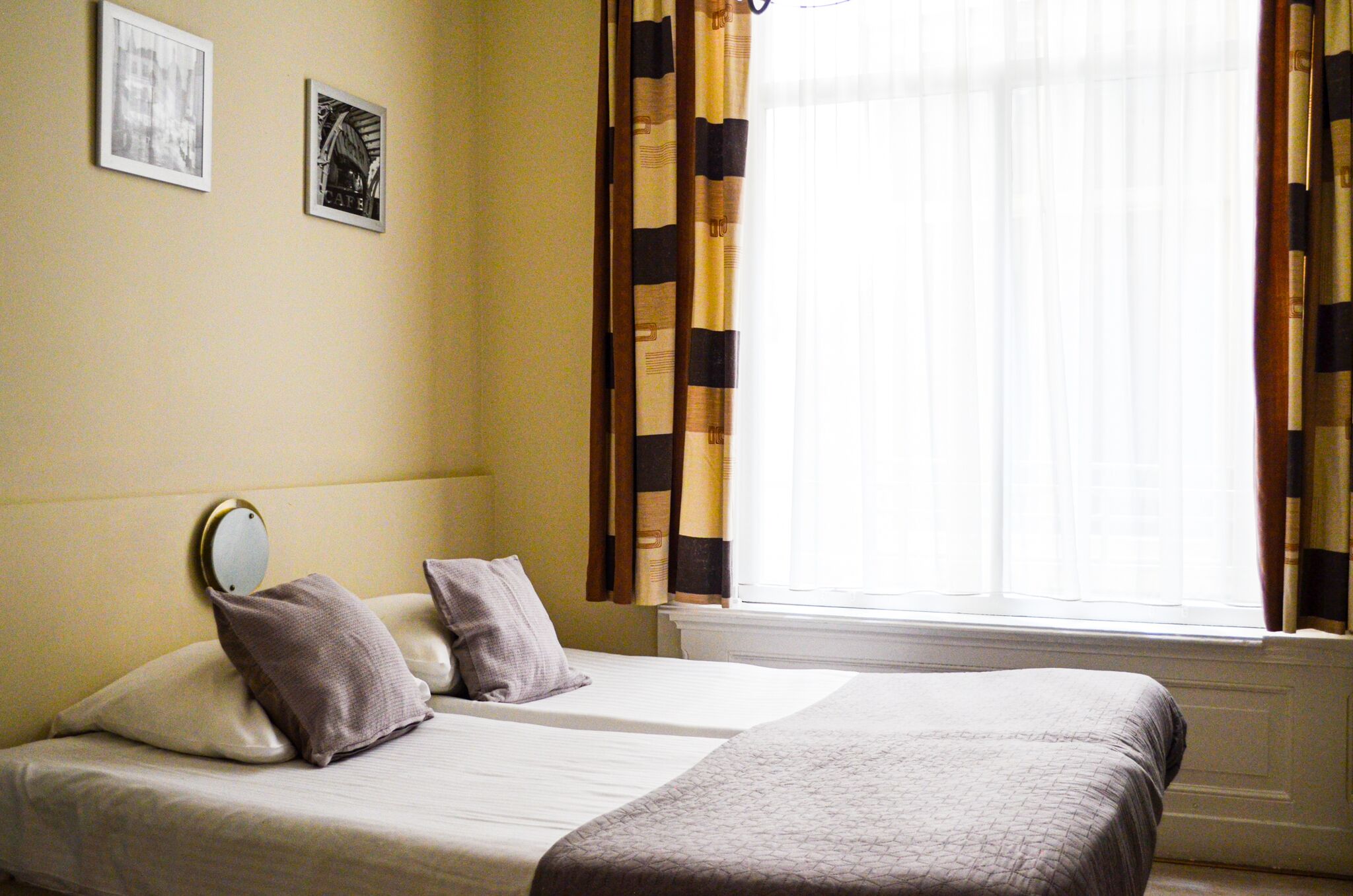 Twin Room, Shared Bathroom | Individually decorated, free WiFi, bed sheets