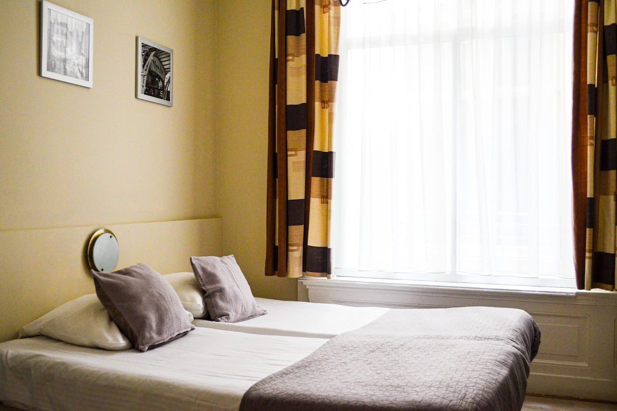 Twin Room, Shared Bathroom