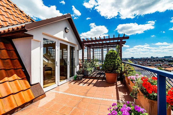 Appartamento Exclusive, 2 camere da letto, terrazzo, vista città | Biancheria da letto ipoallergenica, una cassaforte in camera