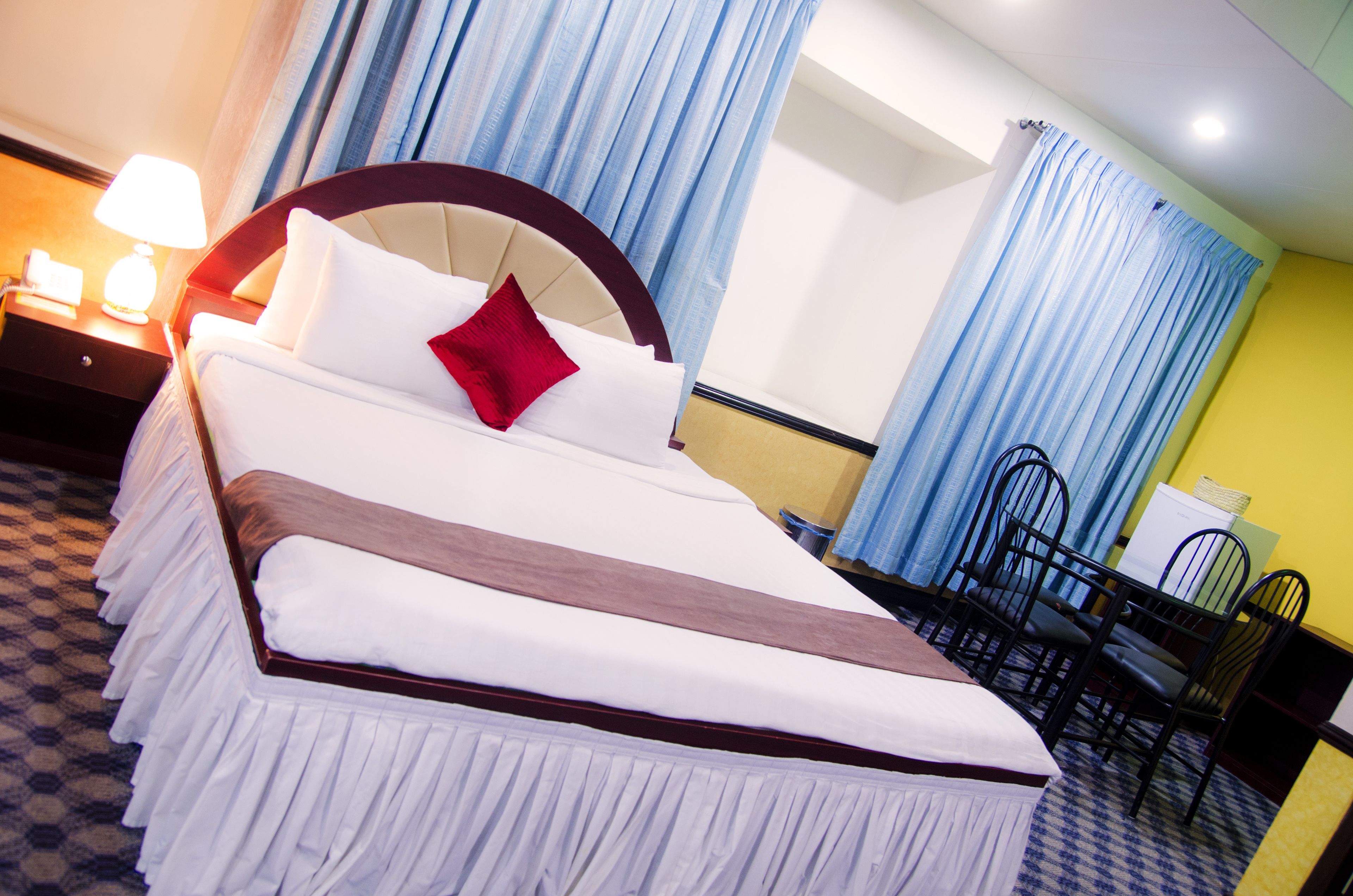 royal suite, 1 king bed, club lounge access, city view | 1 bedroom, egyptian cotton sheets, premium bedding, minibar