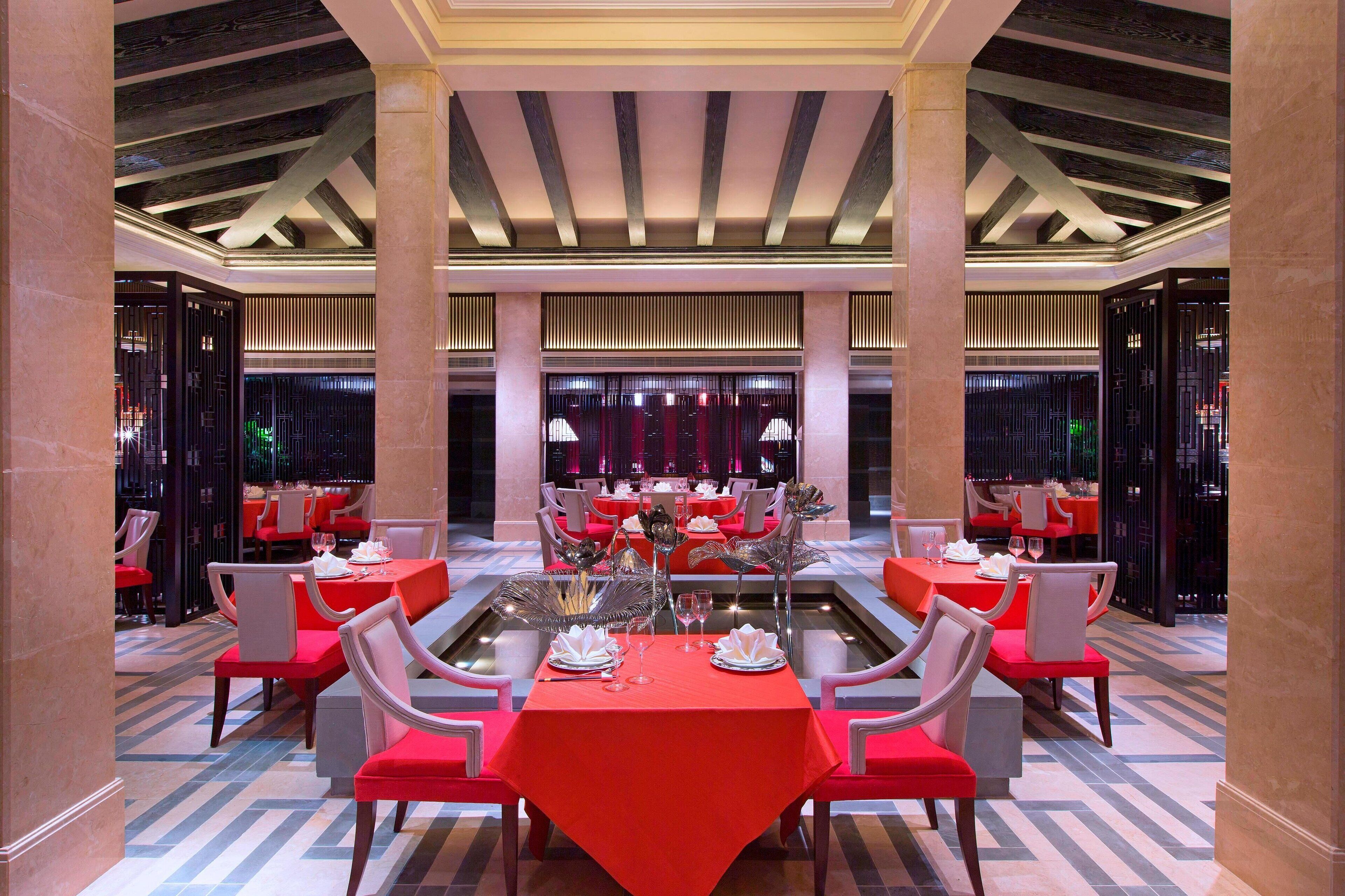 4 restaurants, international cuisine