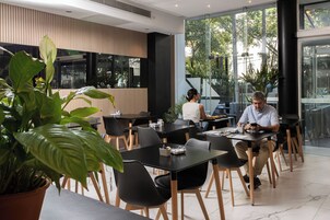 Desayuno continental todos los días (con cargo)