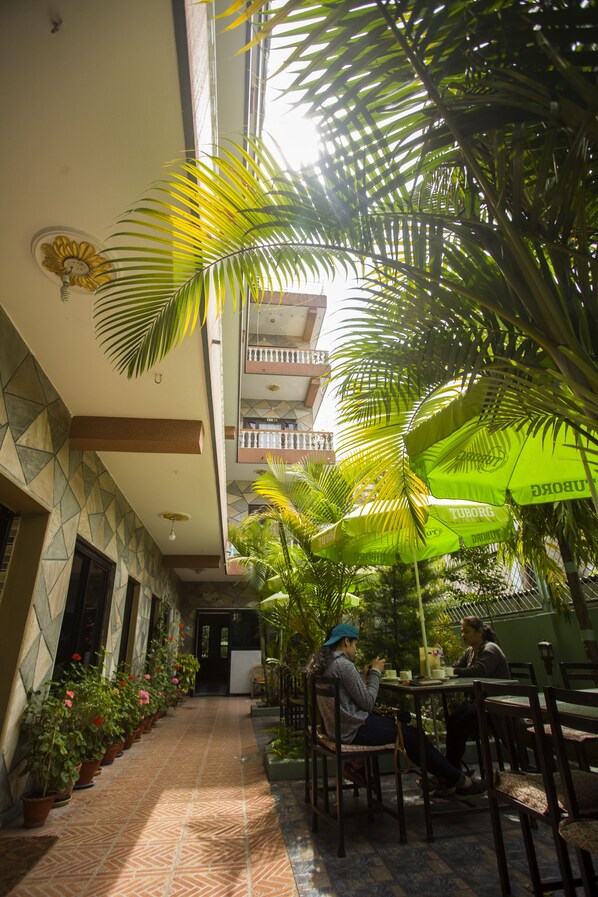 Garden - Hotel View Point (Pokhara)