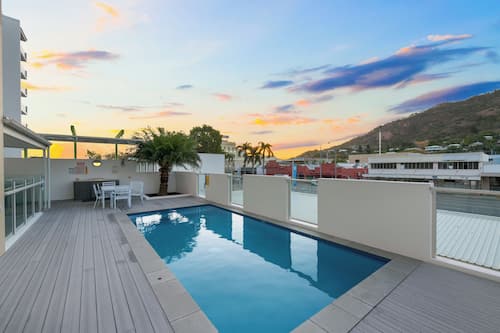 Outdoor pool, pool loungers