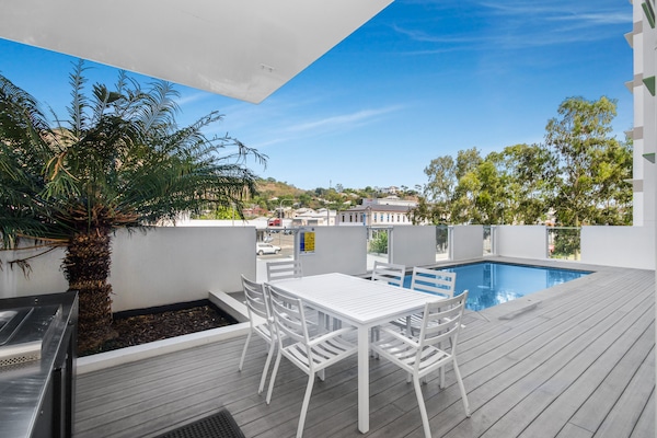 Outdoor pool, sun loungers
