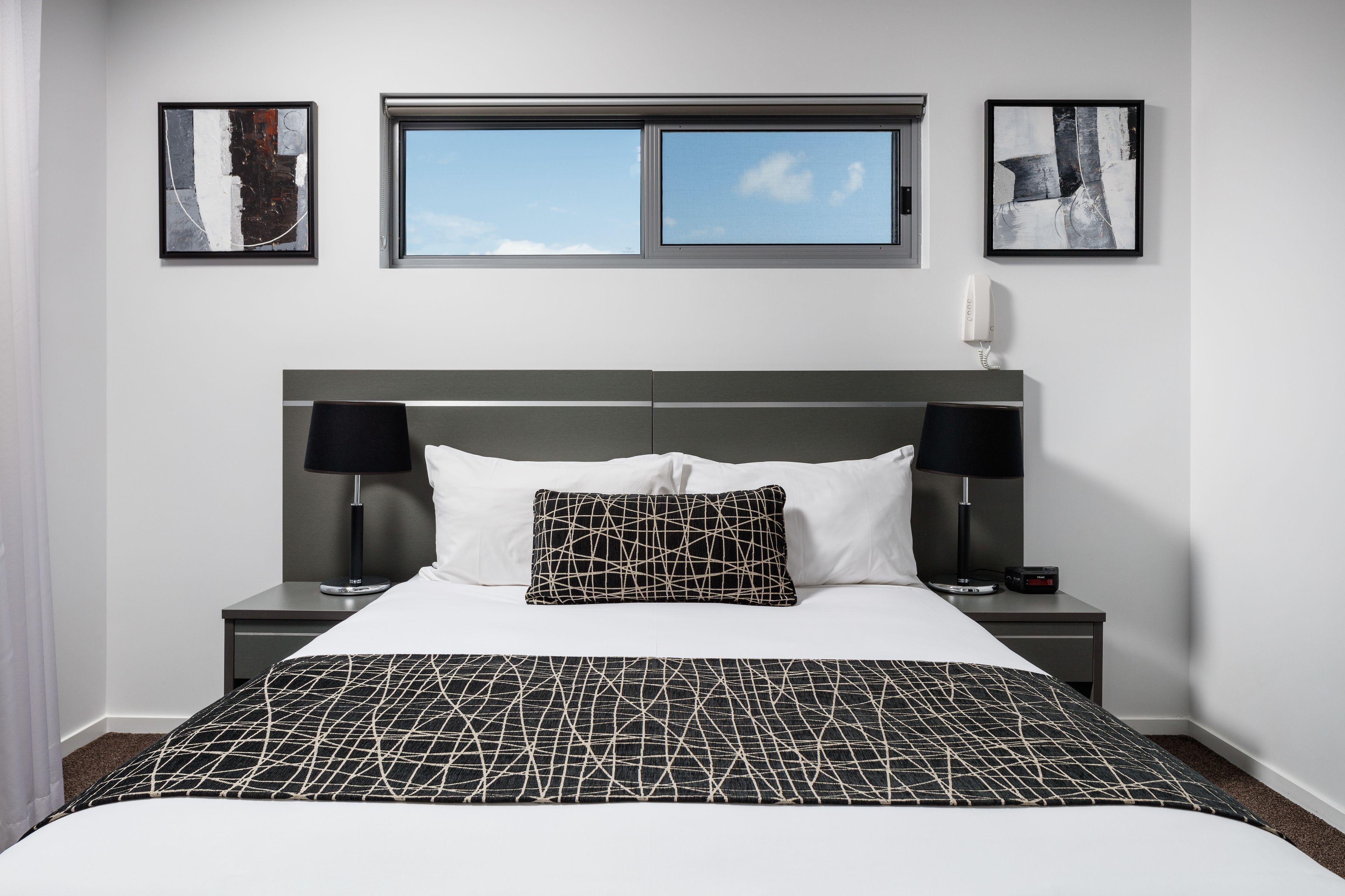 apartment, 2 bedrooms | bathroom | shower, free toiletries, hair dryer, towels