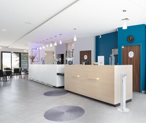 Exterior - Holiday Inn Express Marseille Airport by IHG (Vitrolles)