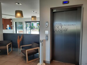 Interior - Holiday Inn Express Marseille Airport by IHG (Vitrolles)